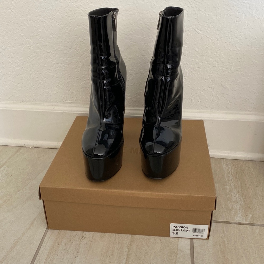 STEVE MADDEN PASSION booties